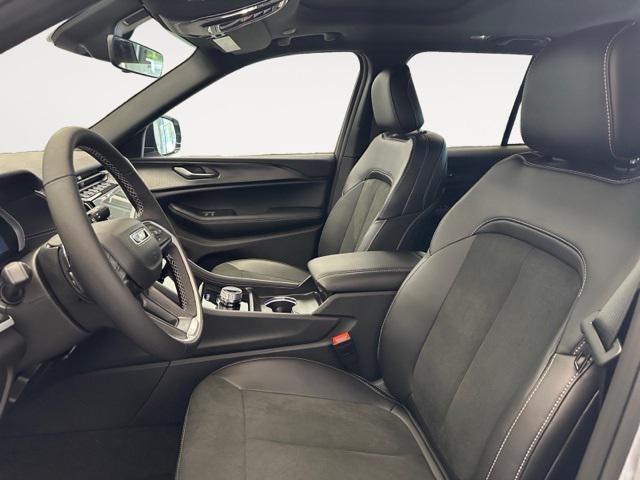 new 2025 Jeep Grand Cherokee car, priced at $44,805