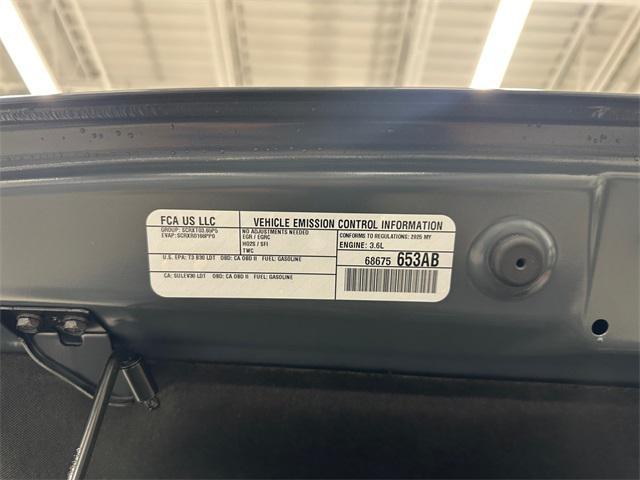 new 2025 Jeep Gladiator car, priced at $47,663