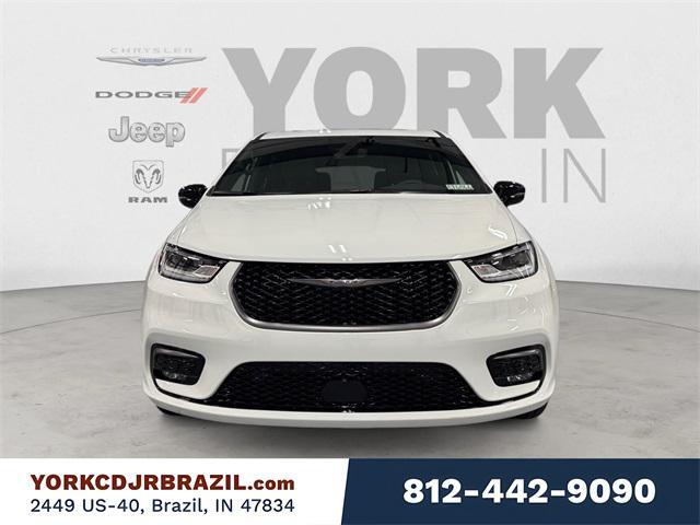 new 2026 Chrysler Pacifica car, priced at $51,178