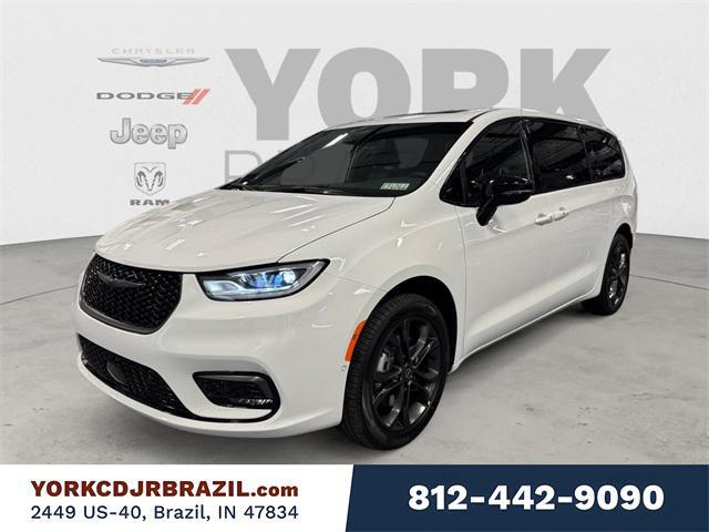 new 2026 Chrysler Pacifica car, priced at $51,178