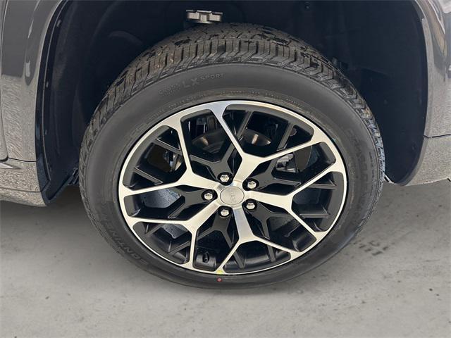 new 2025 Jeep Grand Cherokee car, priced at $61,463