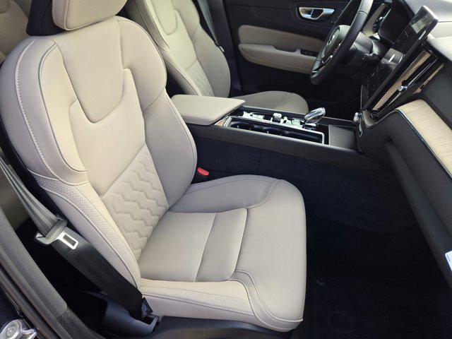 new 2026 Volvo XC60 Plug-In Hybrid car, priced at $69,285