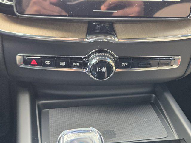 new 2026 Volvo XC60 Plug-In Hybrid car, priced at $69,285