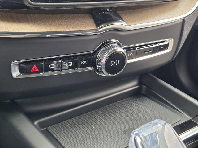 new 2026 Volvo XC60 car, priced at $57,985