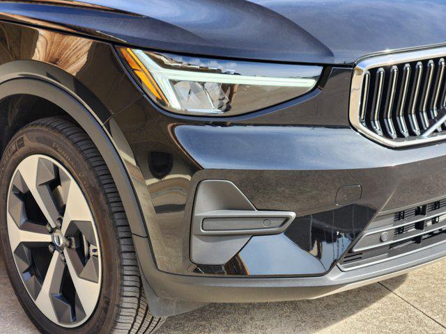 used 2025 Volvo XC40 car, priced at $32,560