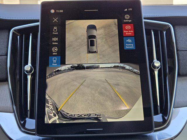 new 2026 Volvo XC90 car, priced at $75,270