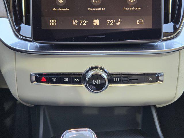 new 2026 Volvo XC90 car, priced at $75,270