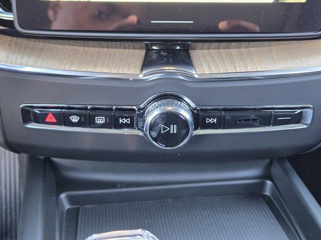 new 2026 Volvo XC60 car, priced at $59,225