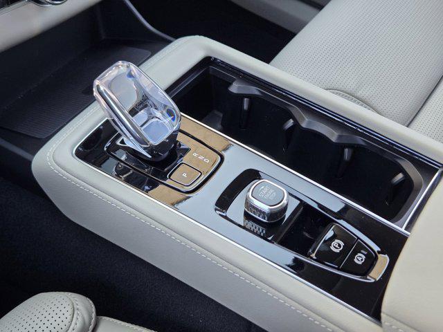 new 2026 Volvo XC90 Plug-In Hybrid car