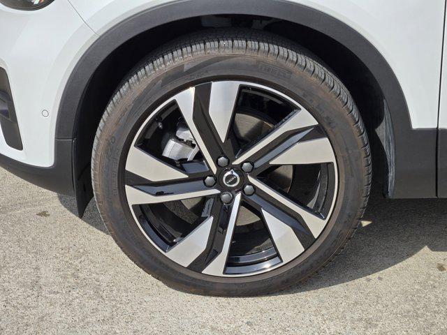 used 2025 Volvo XC40 car