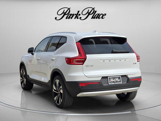 used 2025 Volvo XC40 car