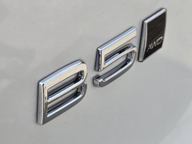 used 2025 Volvo XC40 car