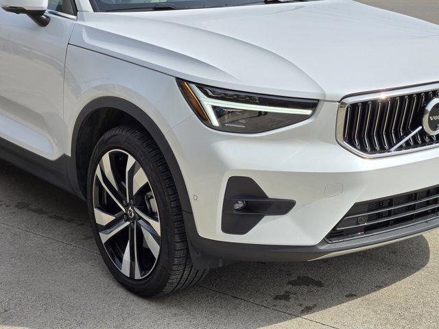 used 2025 Volvo XC40 car
