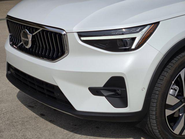 used 2025 Volvo XC40 car