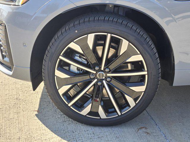 new 2026 Volvo XC60 Plug-In Hybrid car, priced at $75,235