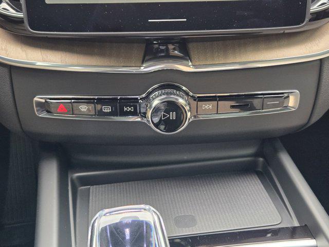 new 2026 Volvo XC60 car, priced at $58,105