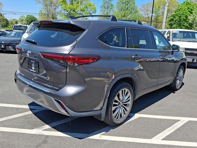 used 2023 Toyota Highlander car, priced at $43,577