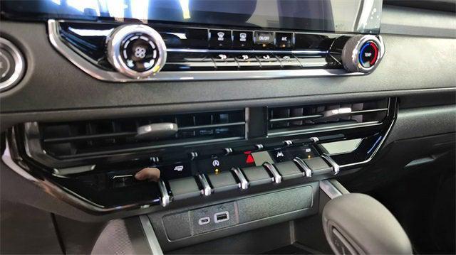 new 2026 Chevrolet Colorado car, priced at $33,555