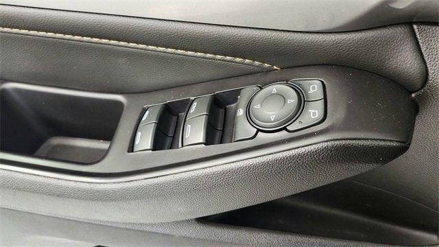 used 2023 Chevrolet Traverse car, priced at $32,495