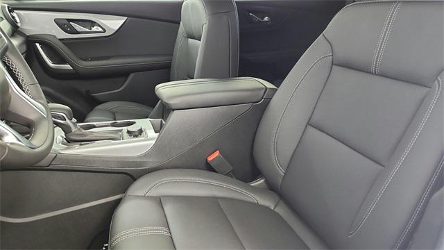 new 2025 Chevrolet Blazer car, priced at $40,018