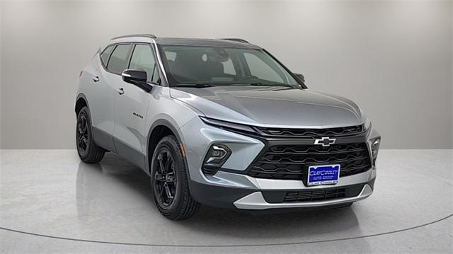 new 2025 Chevrolet Blazer car, priced at $40,018