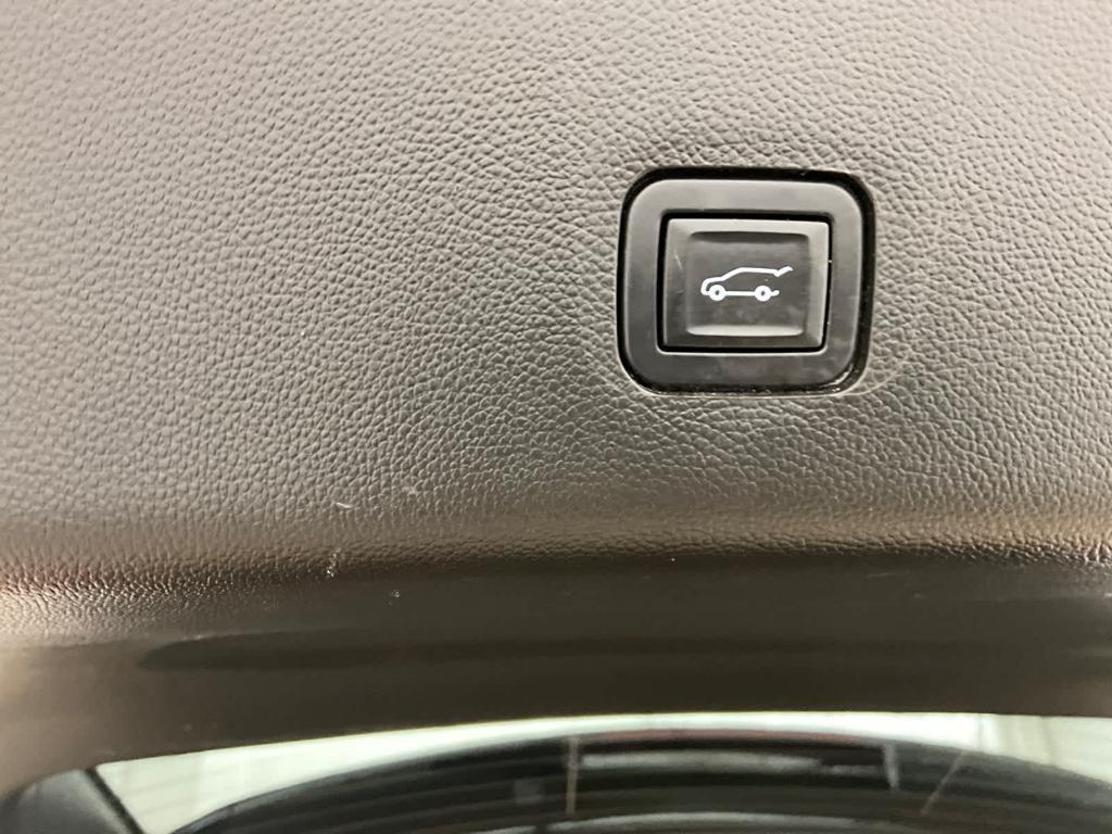used 2020 Chevrolet Traverse car, priced at $21,986