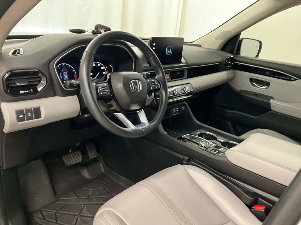 used 2023 Honda Pilot car, priced at $39,984
