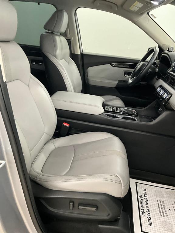 used 2023 Honda Pilot car, priced at $39,984