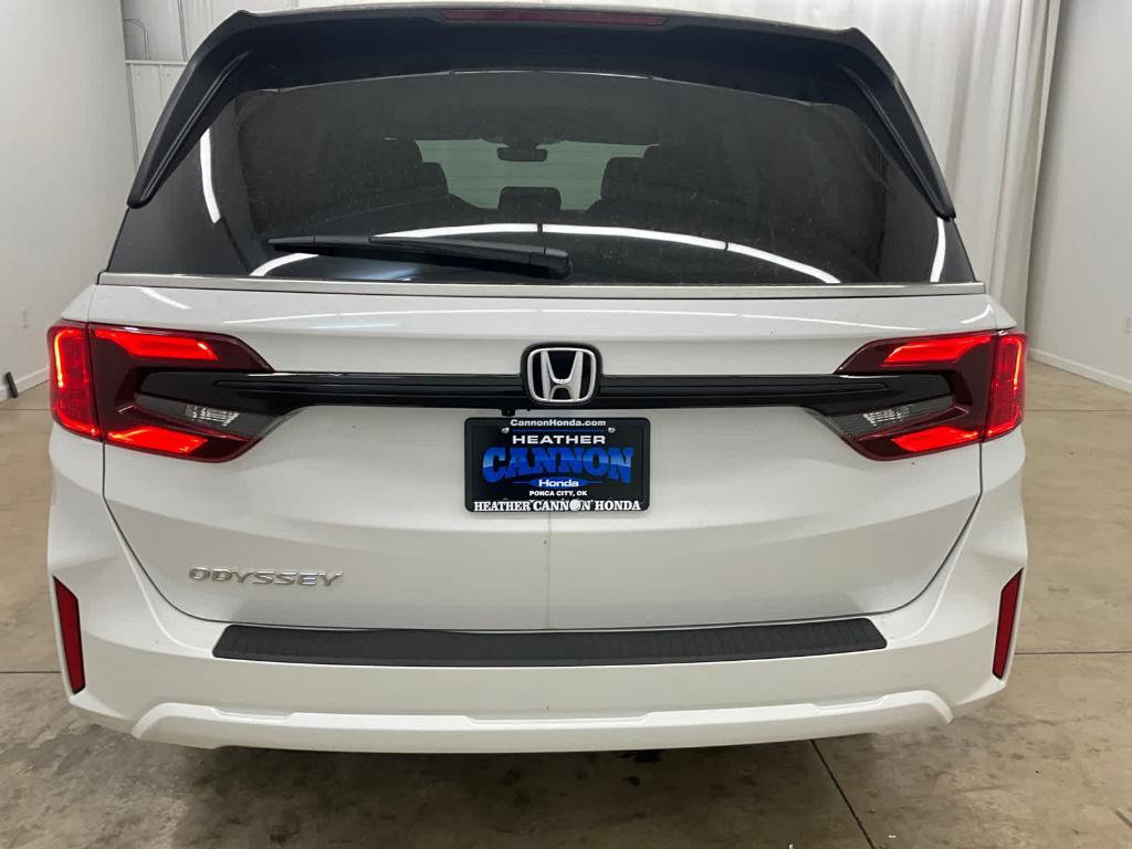new 2026 Honda Odyssey car, priced at $43,885