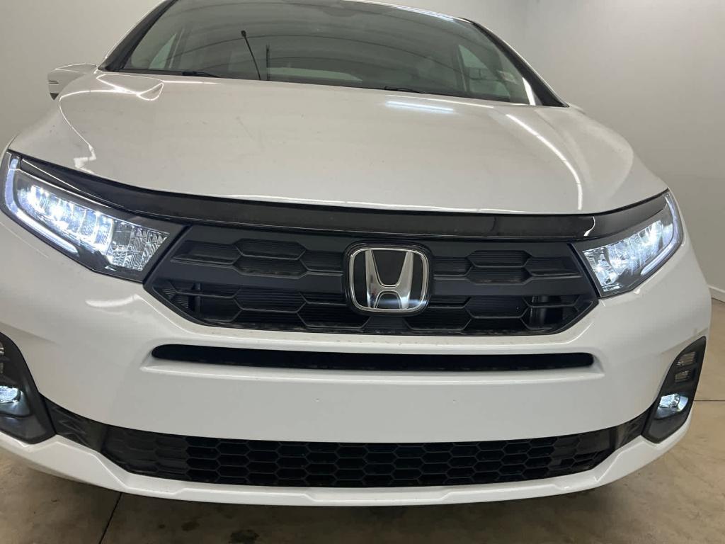 new 2026 Honda Odyssey car, priced at $43,885