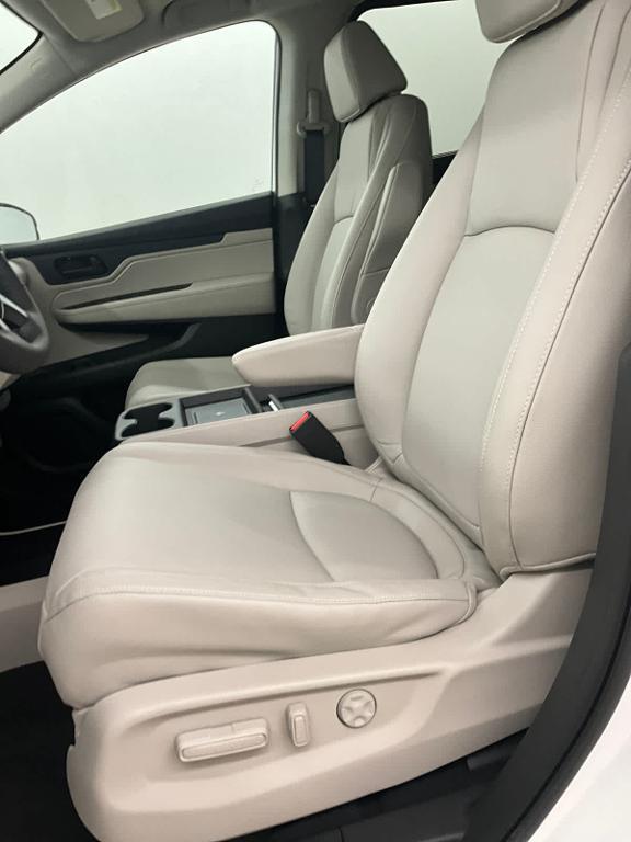 new 2026 Honda Odyssey car, priced at $43,885