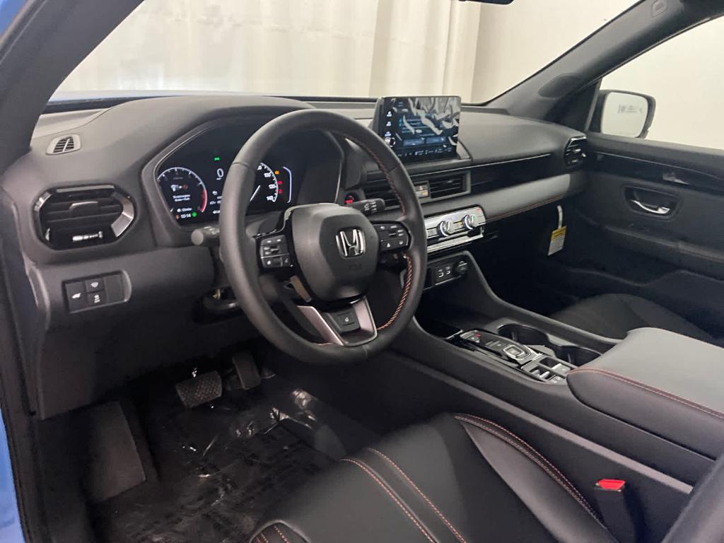 new 2025 Honda Pilot car, priced at $49,395
