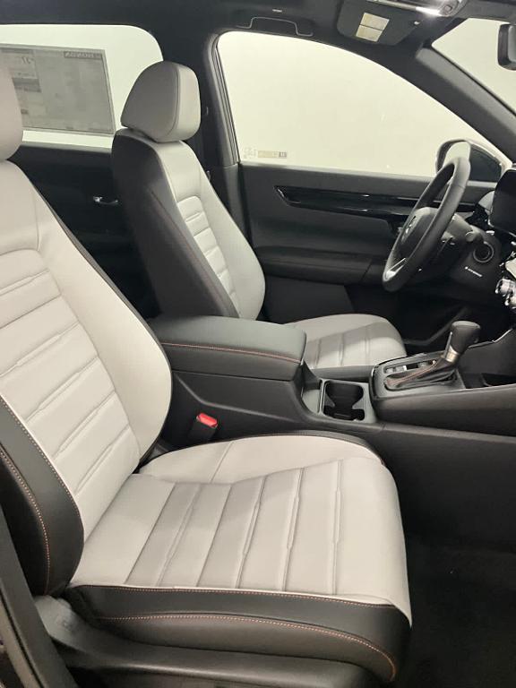 new 2026 Honda CR-V Hybrid car, priced at $43,560