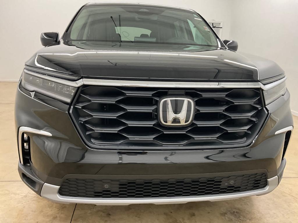 new 2025 Honda Pilot car, priced at $44,867
