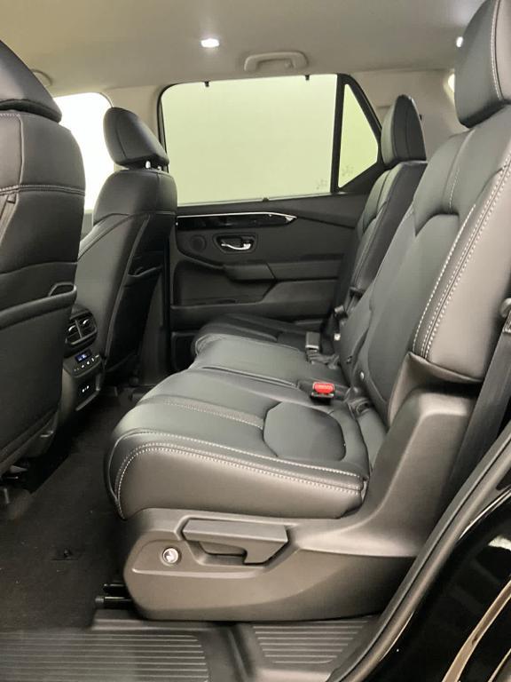 new 2025 Honda Pilot car, priced at $44,867