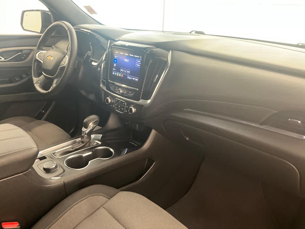 used 2023 Chevrolet Traverse car, priced at $29,988