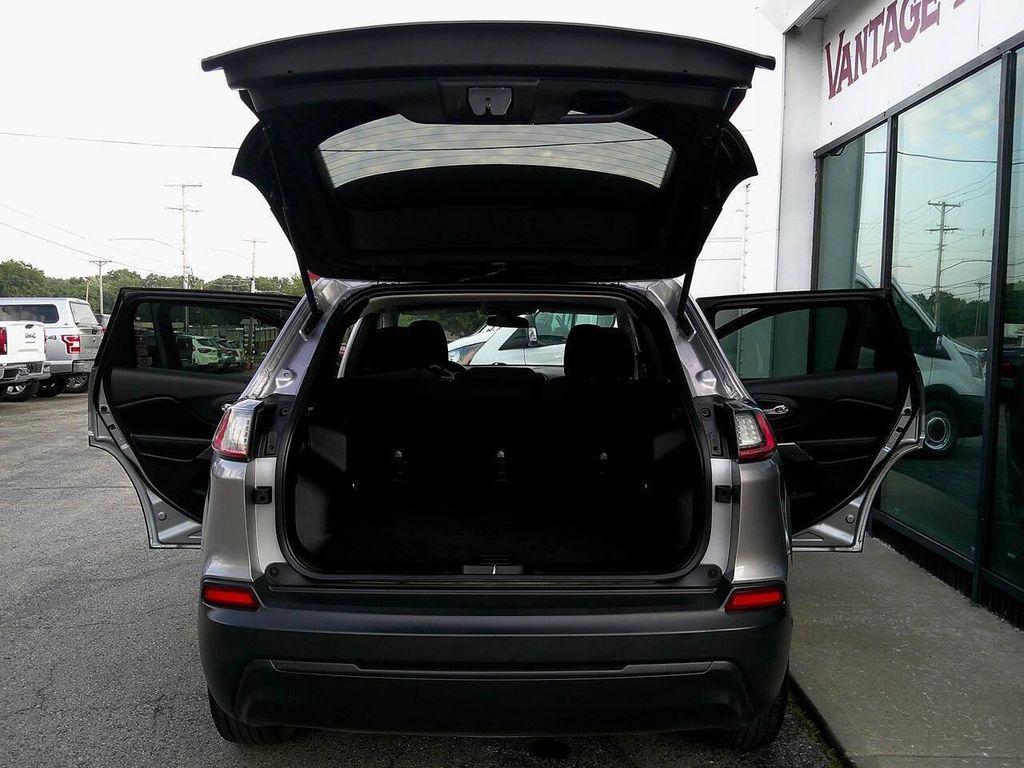 used 2019 Jeep Cherokee car, priced at $10,795