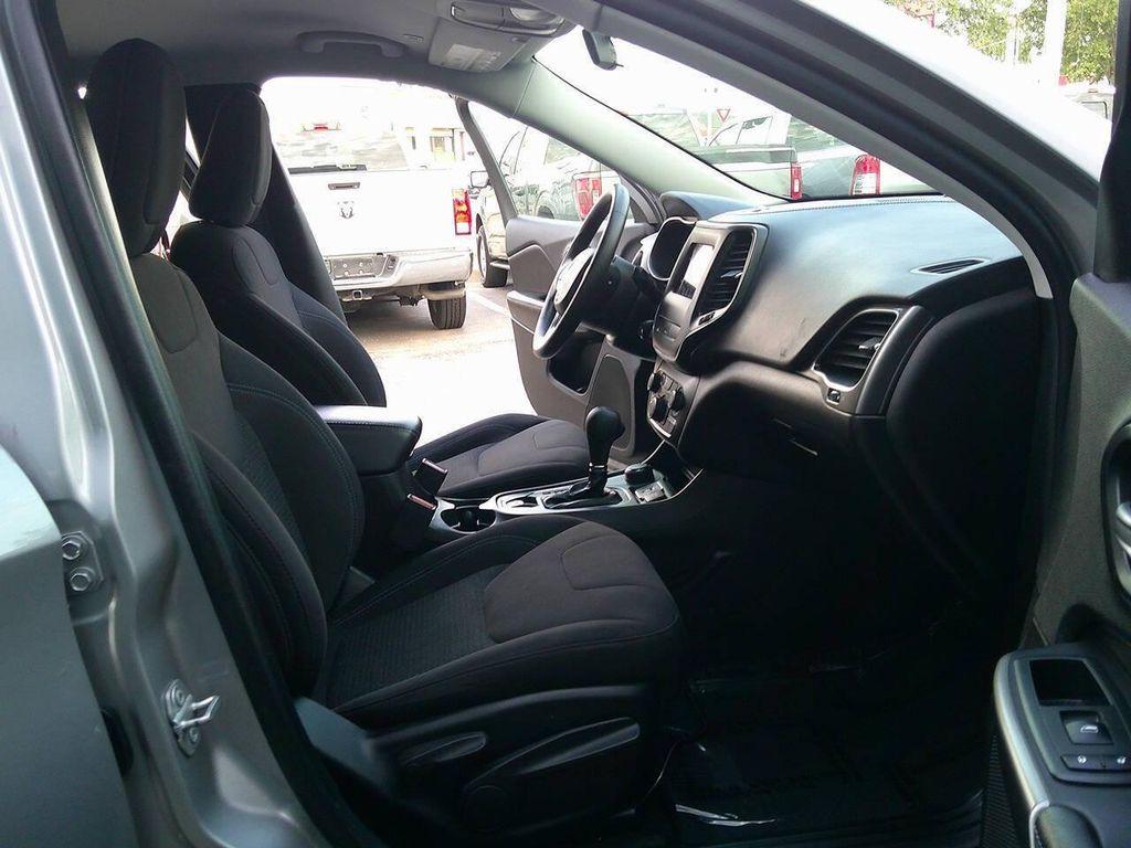 used 2019 Jeep Cherokee car, priced at $10,795