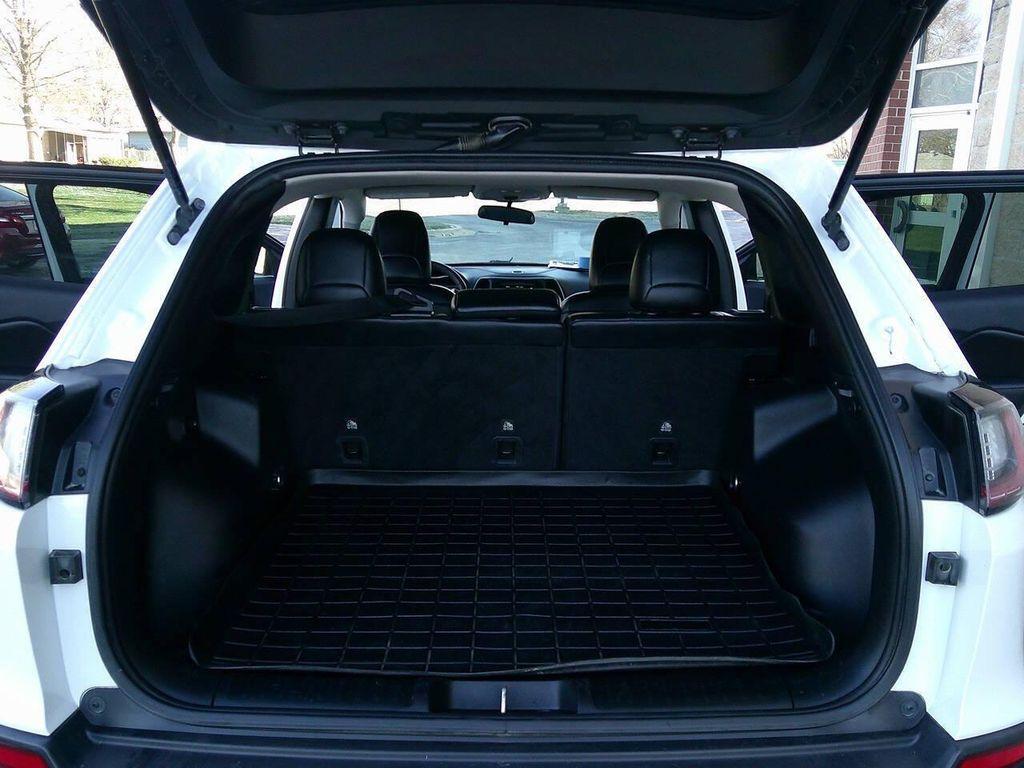 used 2020 Jeep Cherokee car, priced at $12,995