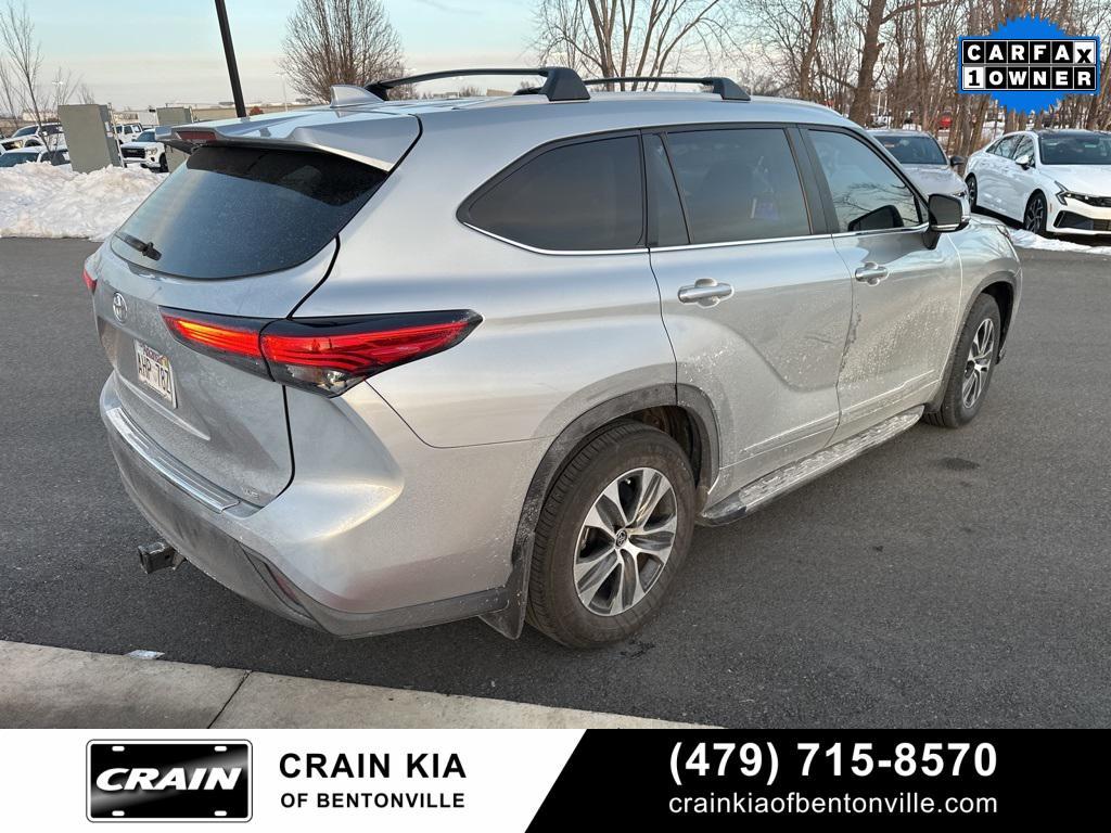 used 2023 Toyota Highlander car, priced at $38,300