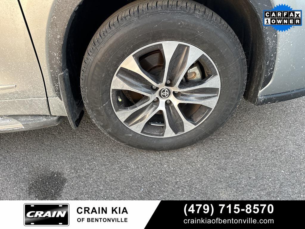 used 2023 Toyota Highlander car, priced at $38,300