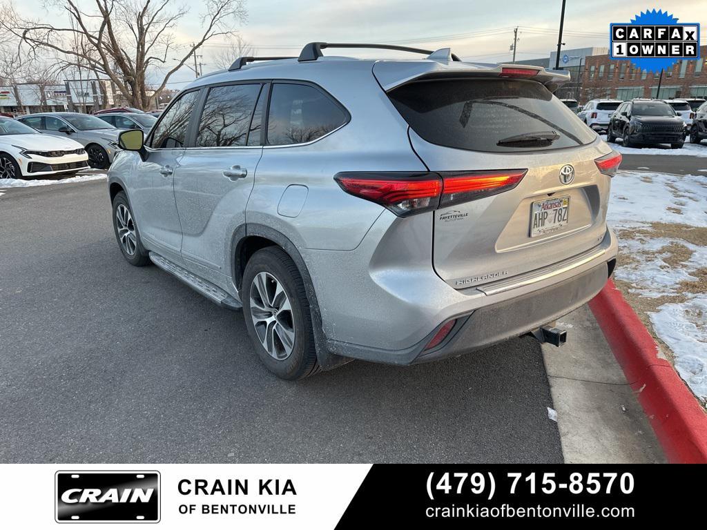 used 2023 Toyota Highlander car, priced at $38,300