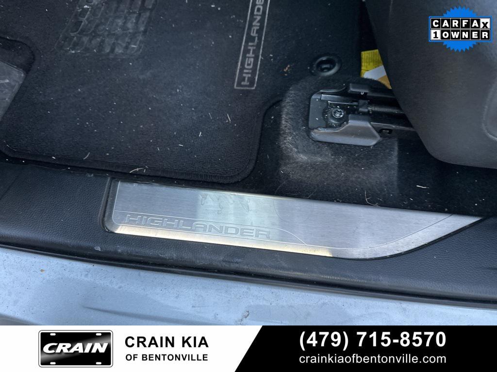 used 2023 Toyota Highlander car, priced at $38,300