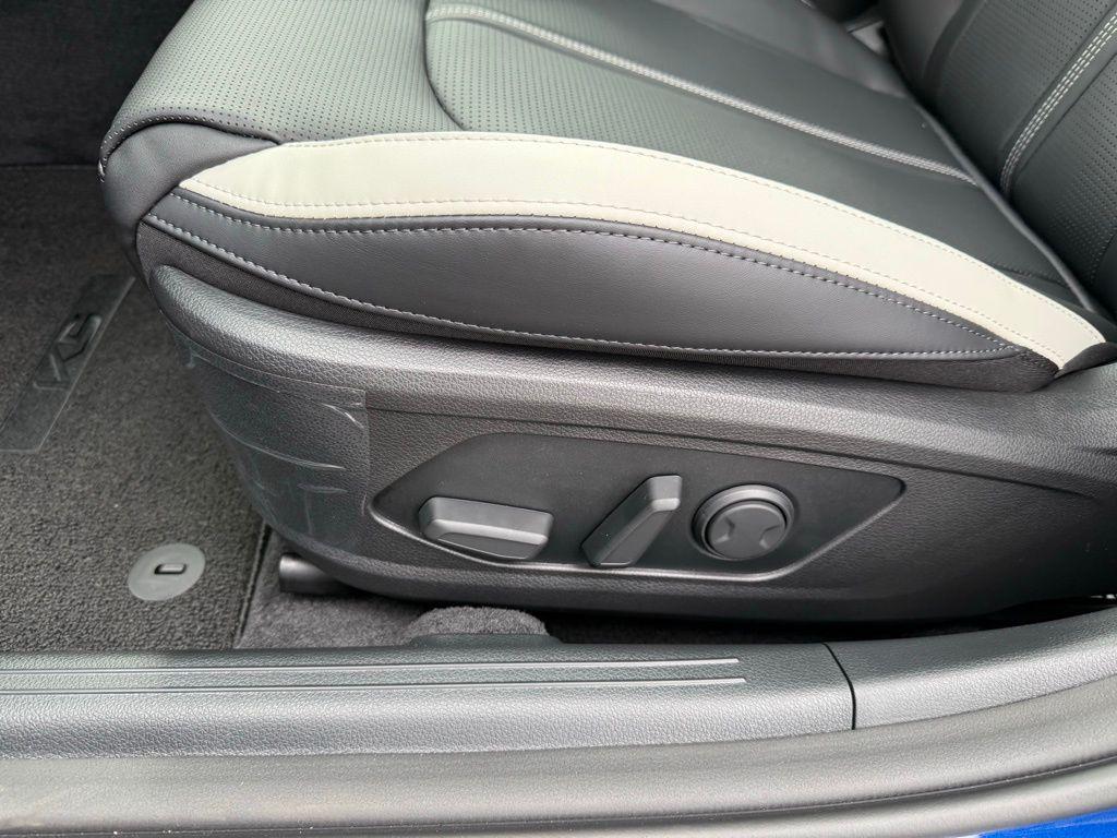 new 2026 Kia K5 car, priced at $32,120