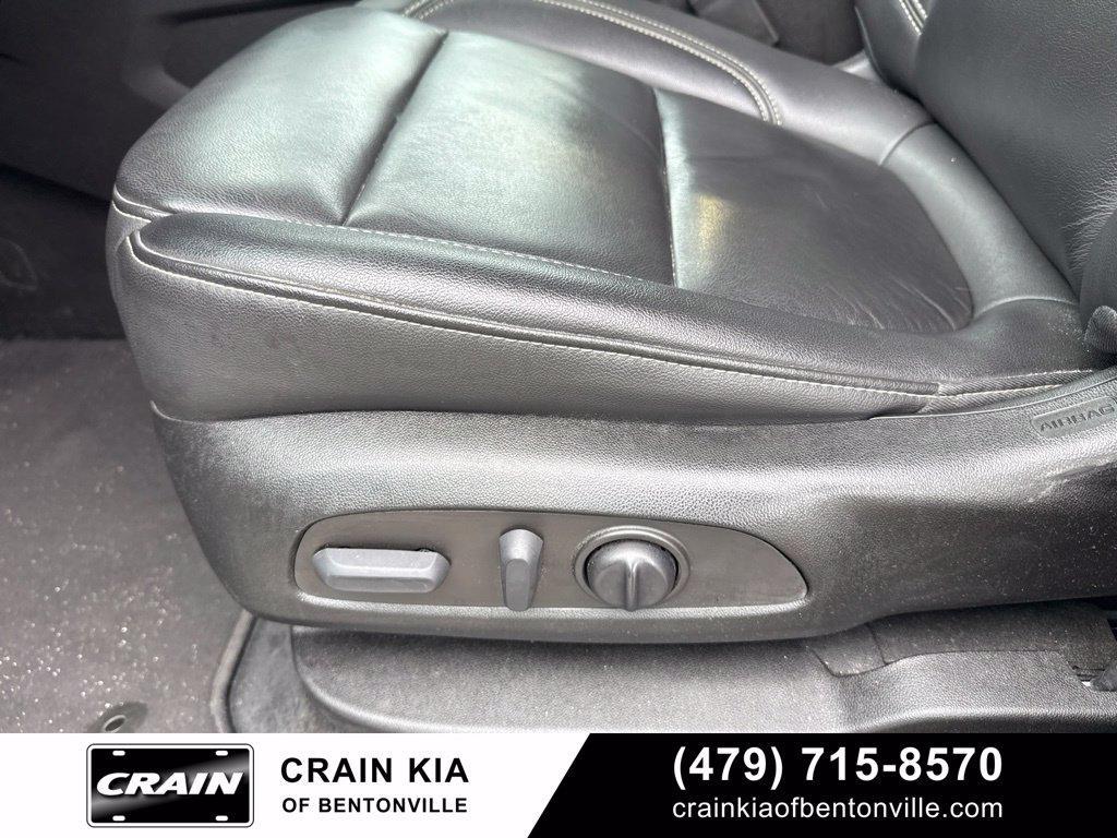 used 2023 Chevrolet Traverse car, priced at $30,429