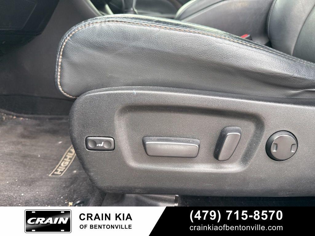 used 2016 Toyota Highlander car, priced at $22,250