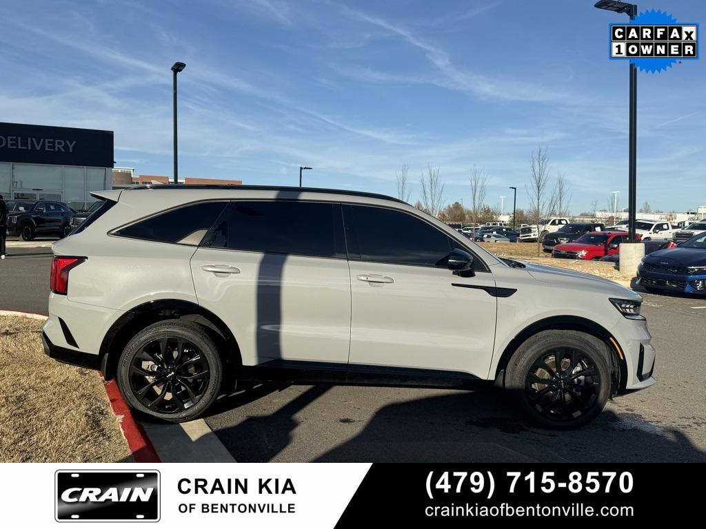 used 2023 Kia Sorento car, priced at $31,900