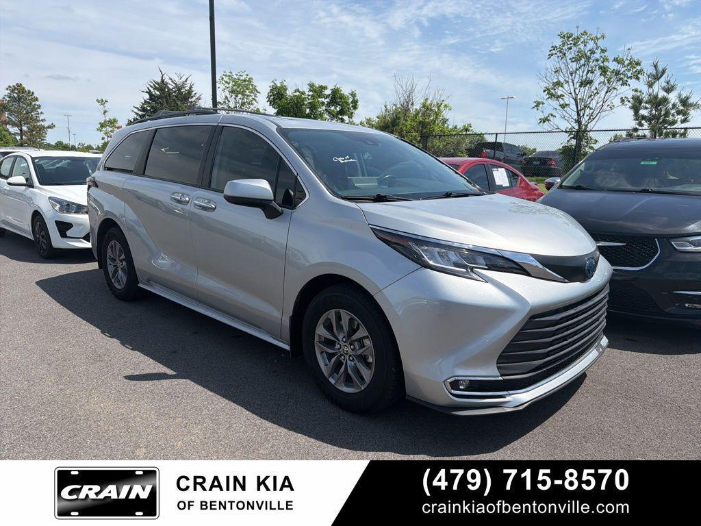 used 2022 Toyota Sienna car, priced at $33,300