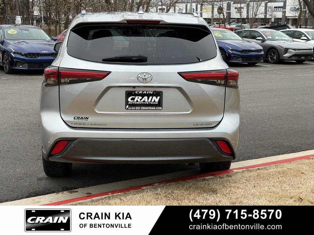used 2020 Toyota Highlander car, priced at $29,100