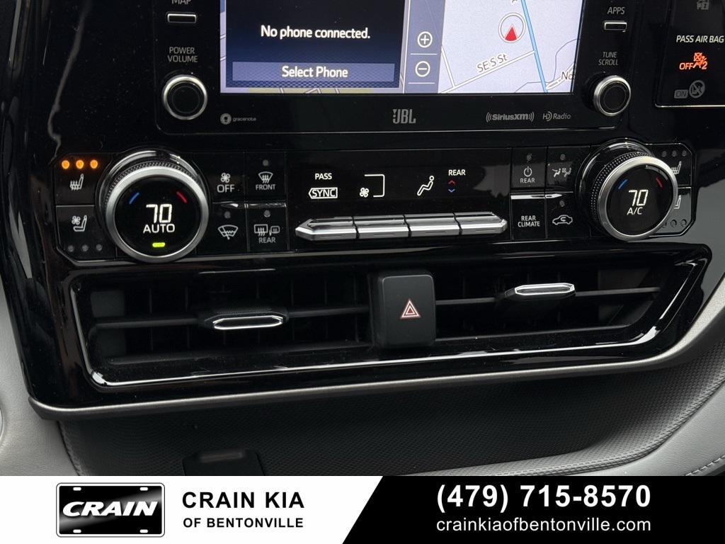 used 2020 Toyota Highlander car, priced at $29,100